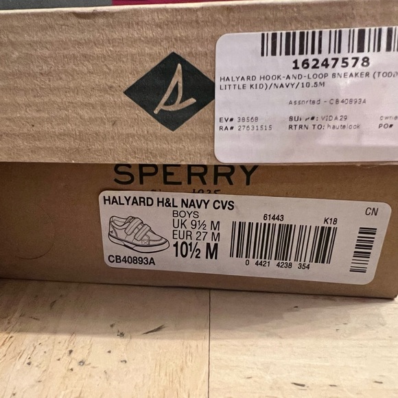 Boys Sperry Sneakers - Picture 3 of 3